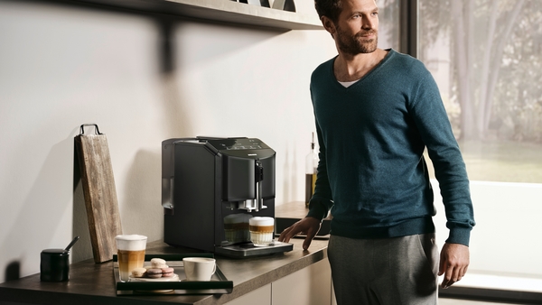 Siemens aparat za espresso kafu TF301E09, Potpuno automatizovani, Titanijum metalik, Nerđajući čelik