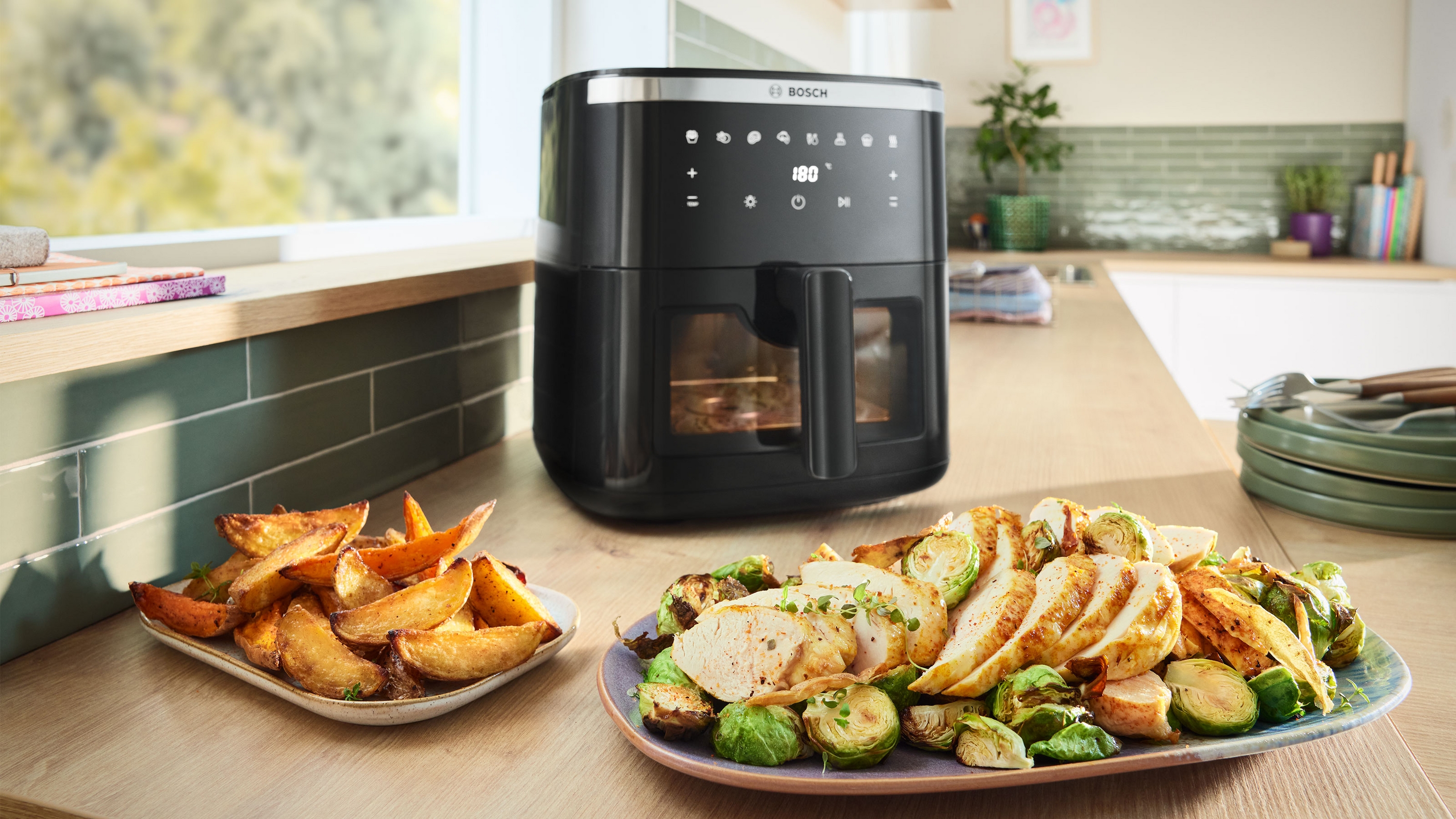 Airfryer Serija 6 Crna MAF671B1