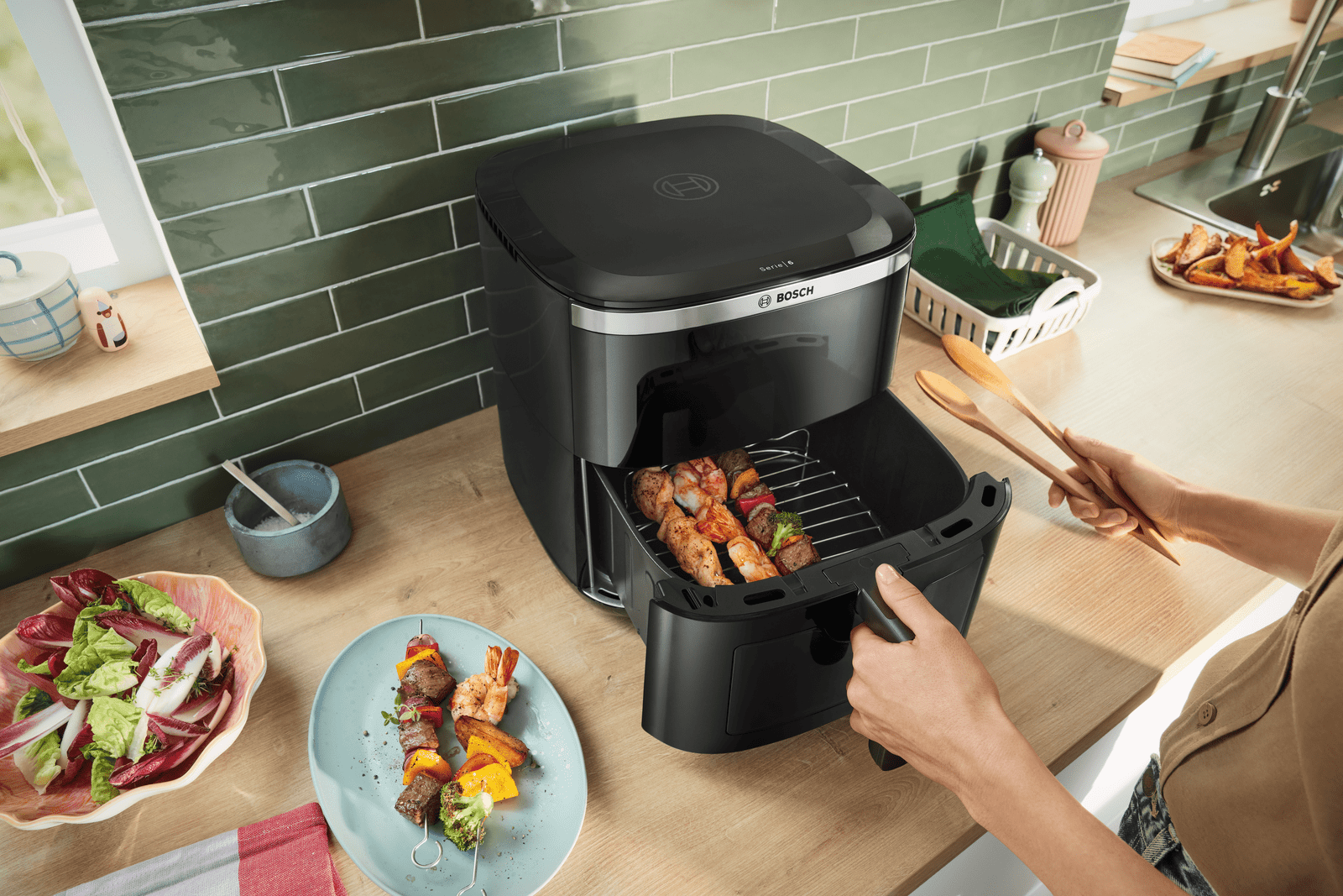 Airfryer Serija 6 Crna MAF671B1