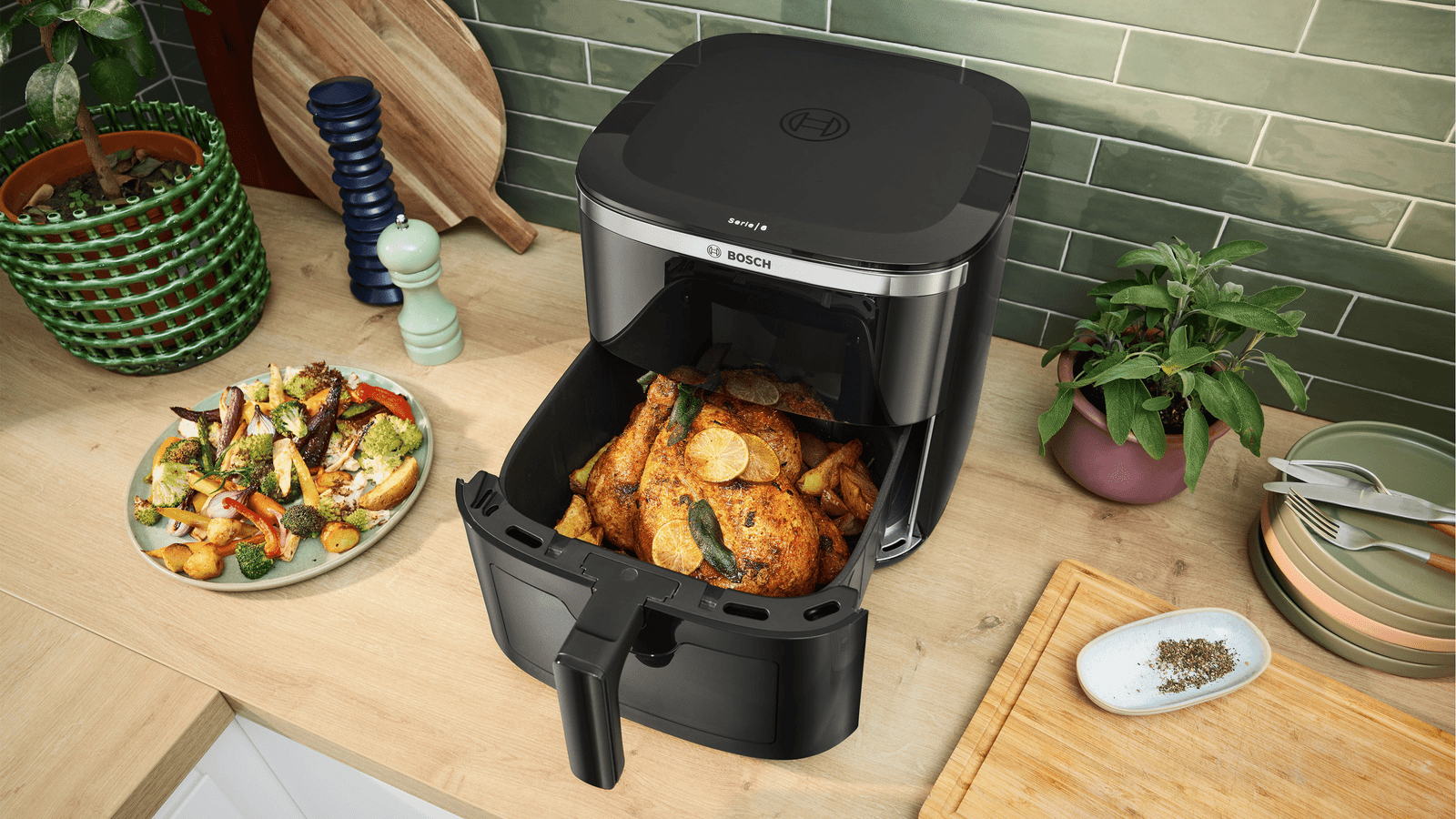 Airfryer Serija 6 Crna MAF671B0