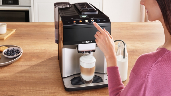 Series 4, Fully automatic coffee machine, VeroCafe, Inox silver metallic, Piano black, TPE40307