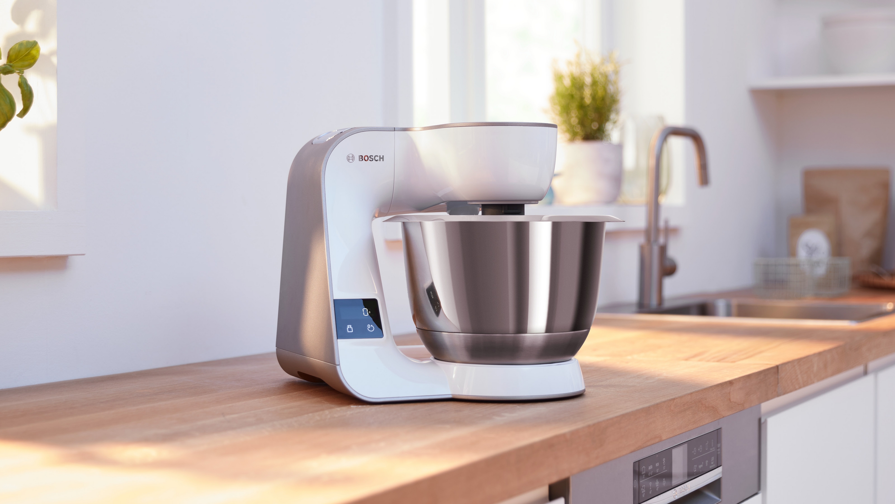 Serija 4, Kuhinjski robot sa integrisanom vagom, MUM 5, 1000 W, Bela, Boja šampanjca, MUM5XW20